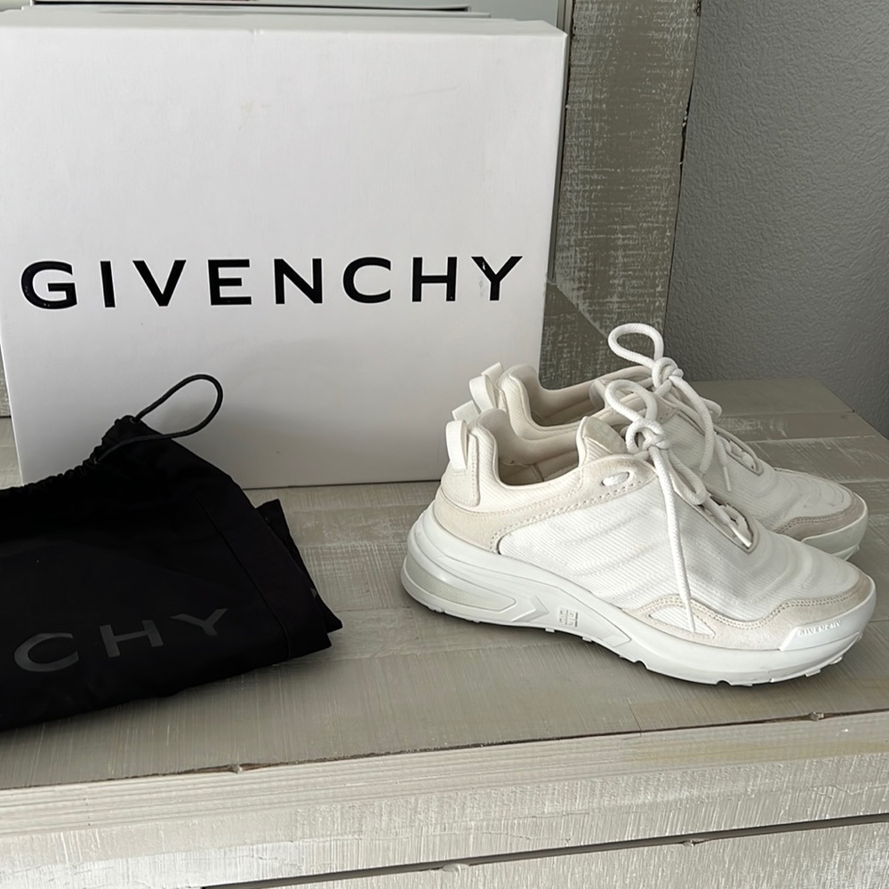 Givenchy white/cream chunky sneakers size 37.5 (7.5)